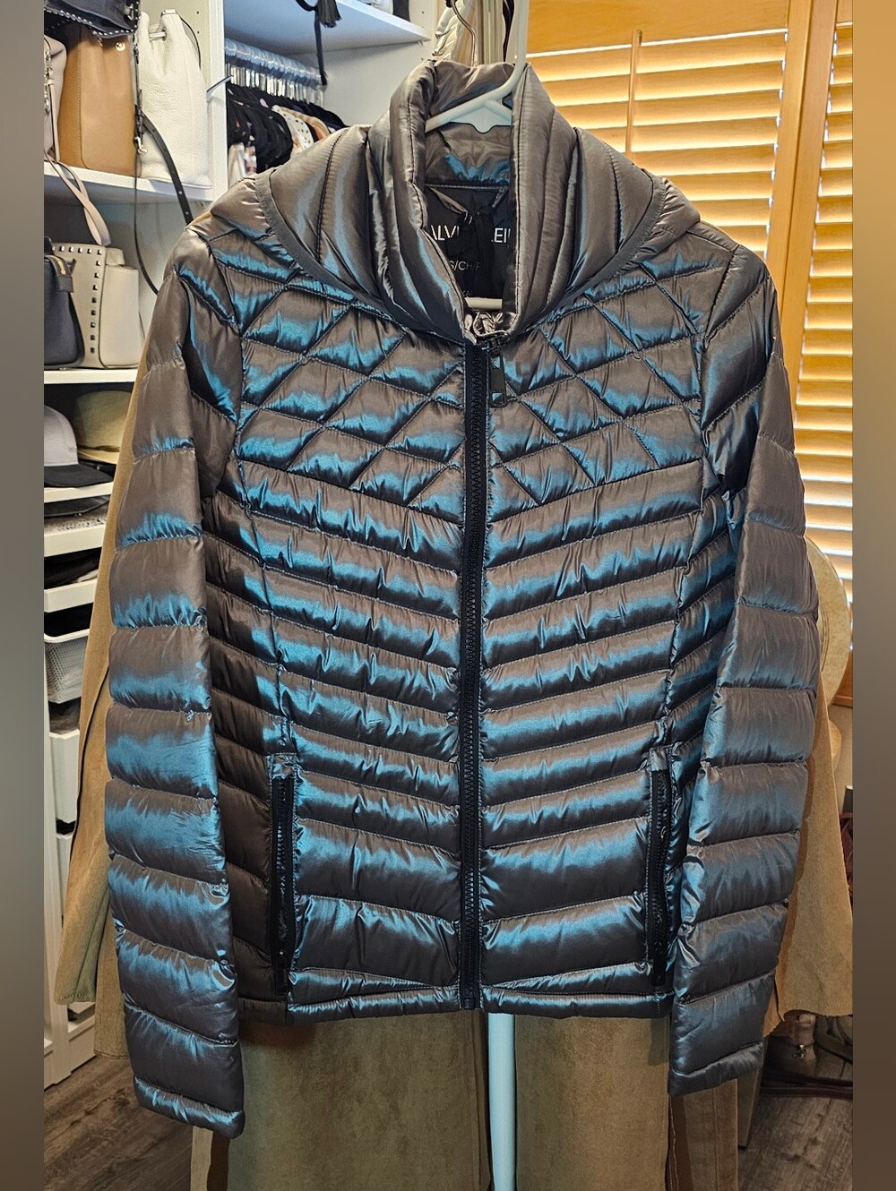 Calvin Klein Women's Metallic Gray Packable Puffer Jacket. Size S.